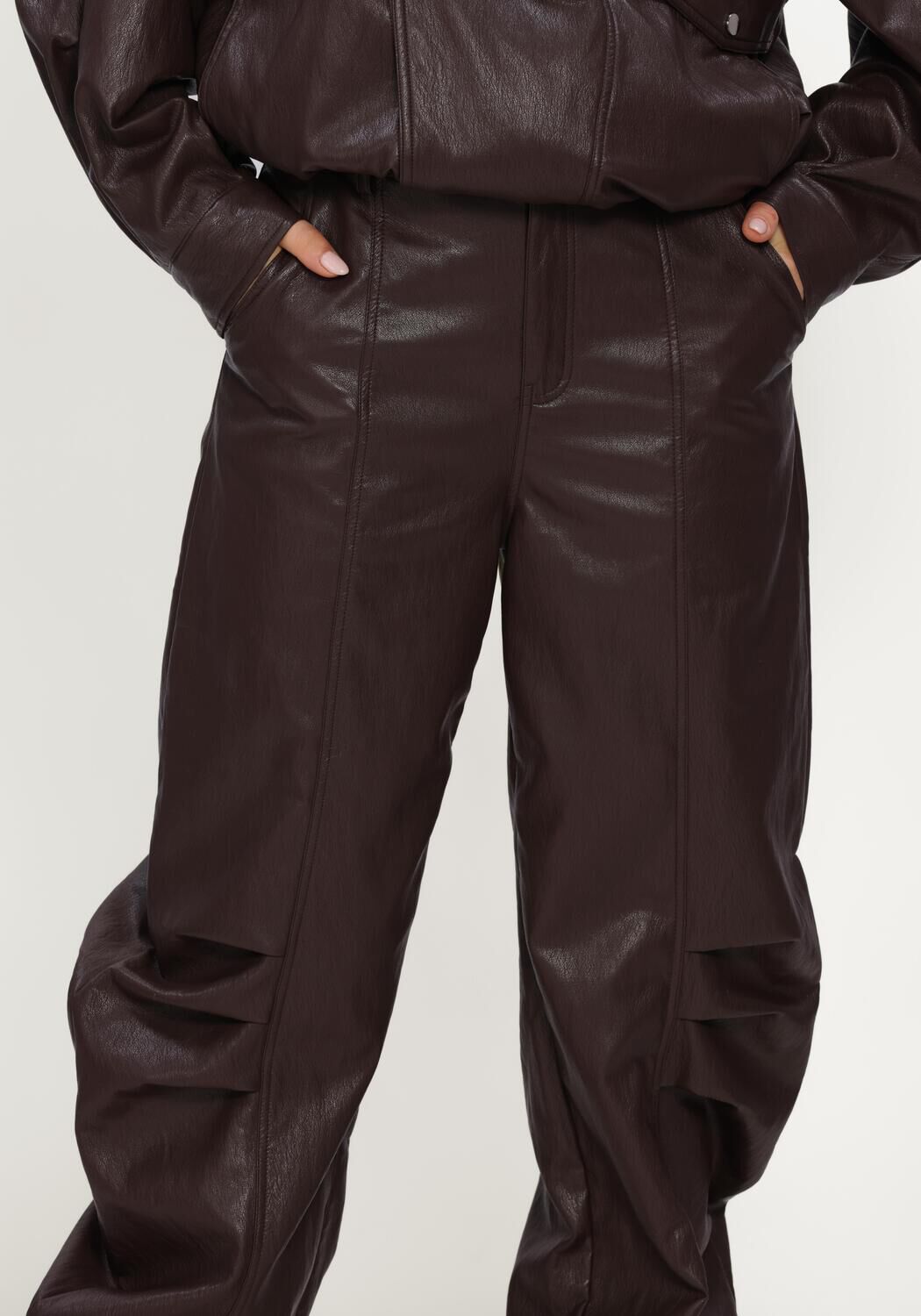STUDIO AMAYA Pantalon large RIFT PANTS en marron - large
