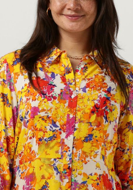 Y.A.S. Robe maxi YASSAVANNA LONG SHIRT DRESS en jaune - large