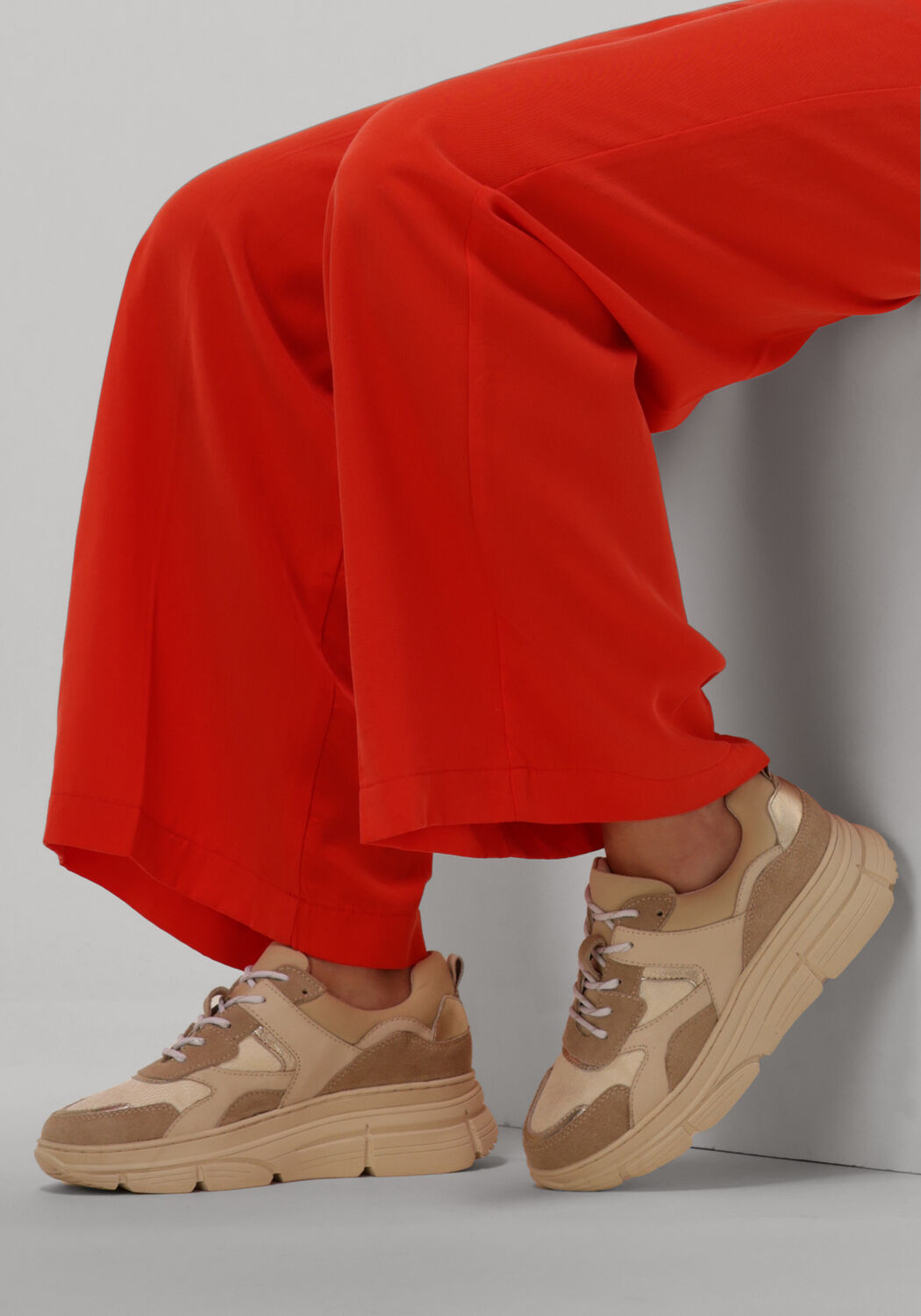 OMODA Baskets basses JARA en beige - large