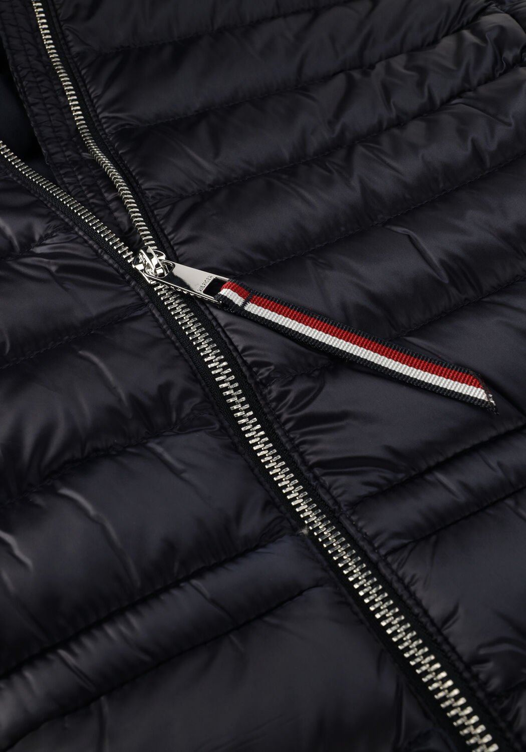 Donkerblauwe TOMMY HILFIGER Gewatteerde jas FEMININE LW DOWN JACKET - large