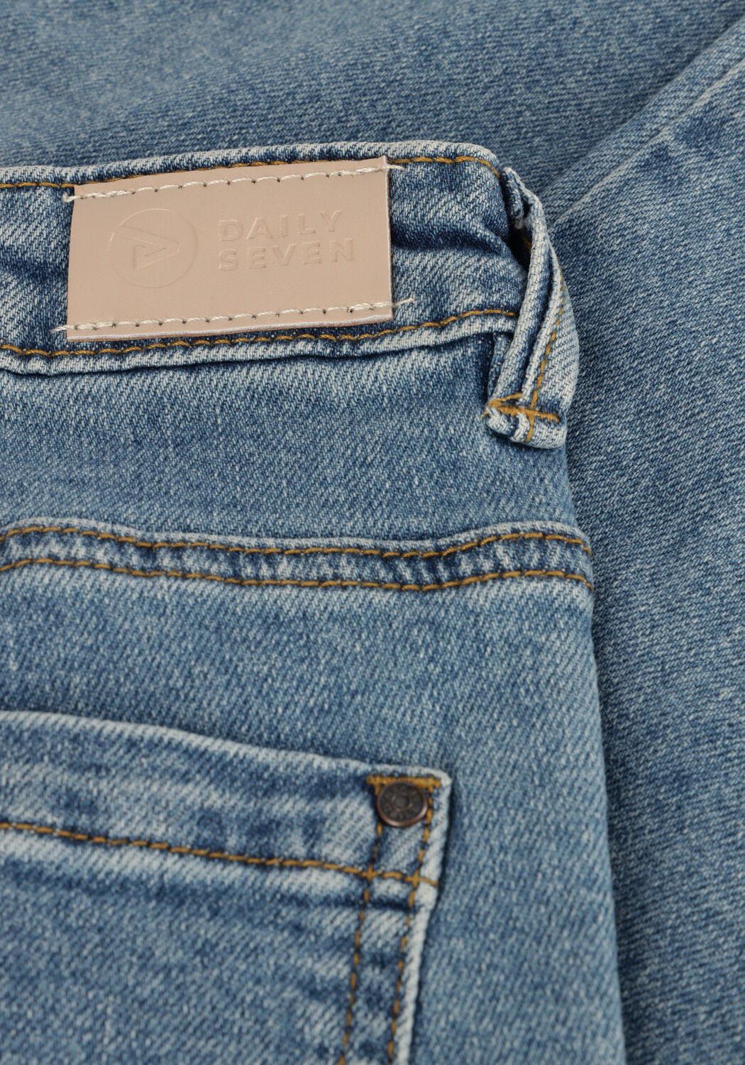 DAILY7 Mom jeans 2454 MOM FIT PATCH FLOWER en bleu - large