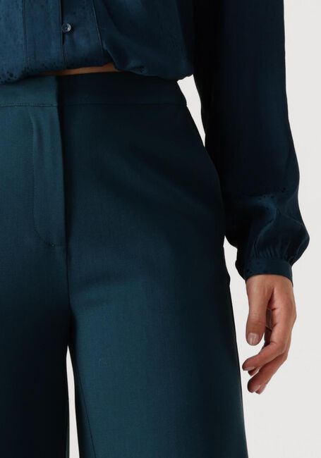 ANOTHER LABEL Pantalon MOORE PANT en bleu - large