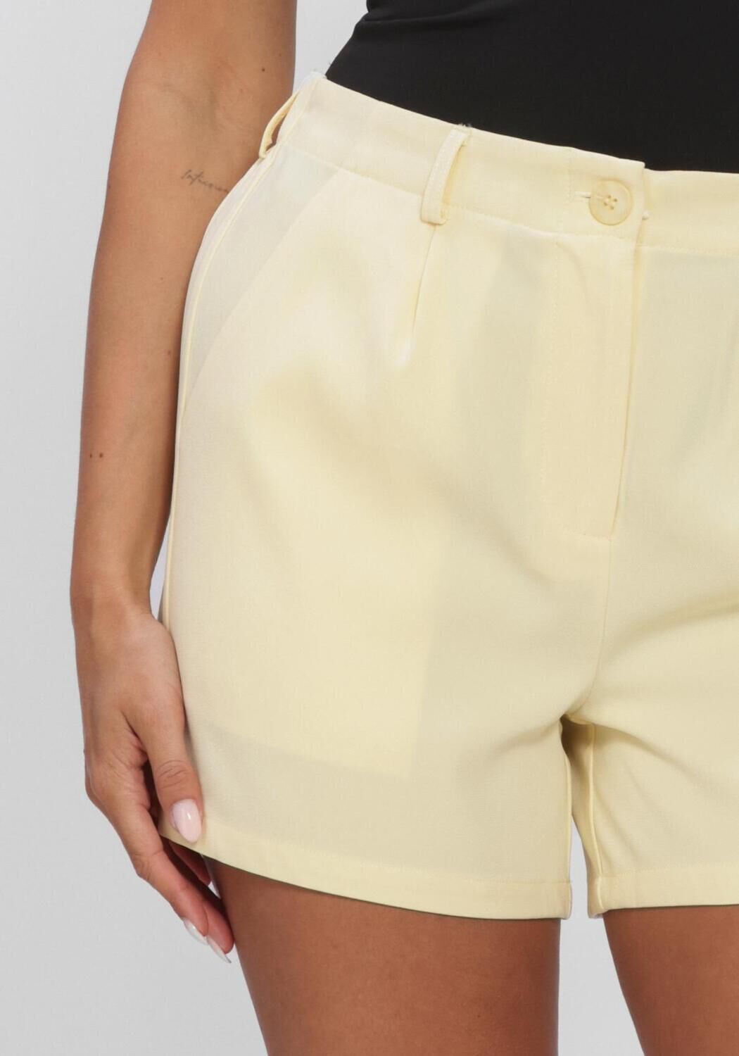 YDENCE SHORT JENNY Pantalons en jaune - large