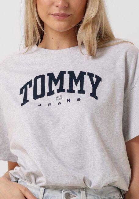 Lichtgrijze TOMMY JEANS T-shirt TJW OVS VARSITY 1 TEE EXT - large