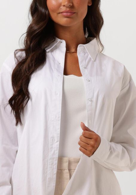 OMODA ATELIER X BO Blouses en blanc - large