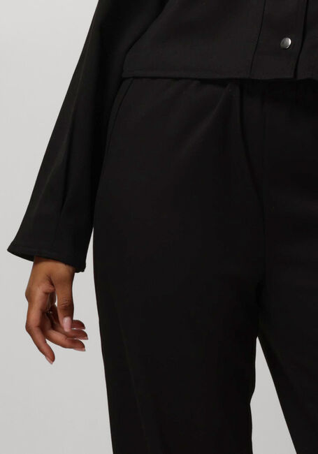 MOVES Pantalon cargo OSTERA en noir - large