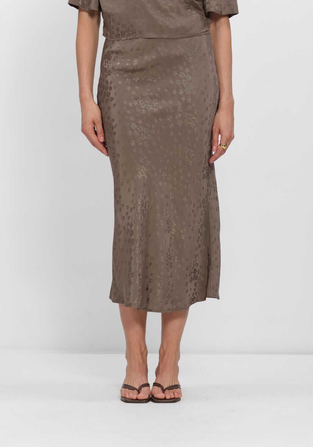 OBJECT Jupe midi OBJBELA HW MAXI SKIRT en beige - large