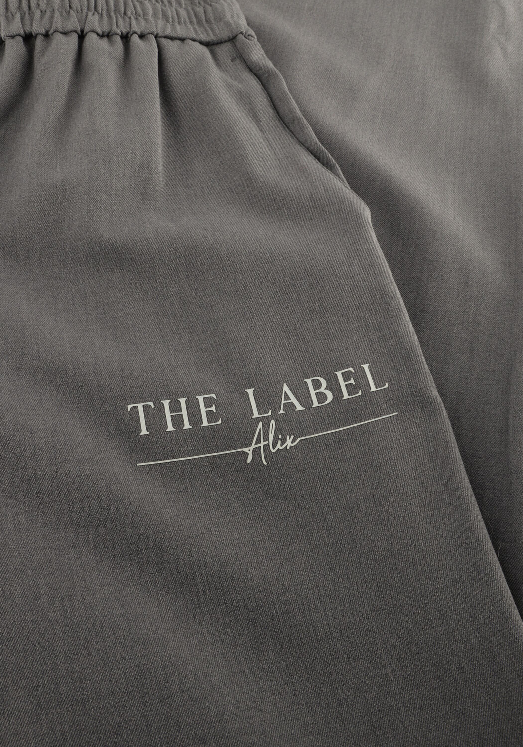 ALIX THE LABEL Pantalon large RELAXED PANT en gris - large