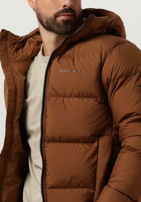 Bruine PEAK PERFORMANCE Gewatteerde jas RIVEL JACKET - large
