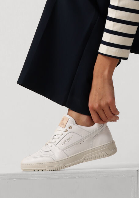 Witte FRED DE LA BRETONIERE Sneakers YARA MEGA - large
