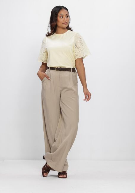 Y.A.S. T-shirt YASLEX SS TOP W. EMB SLEEVES S. en jaune - large