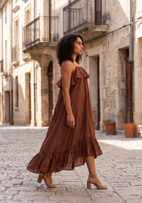 DEVOTION Robe maxi AURA en marron - large