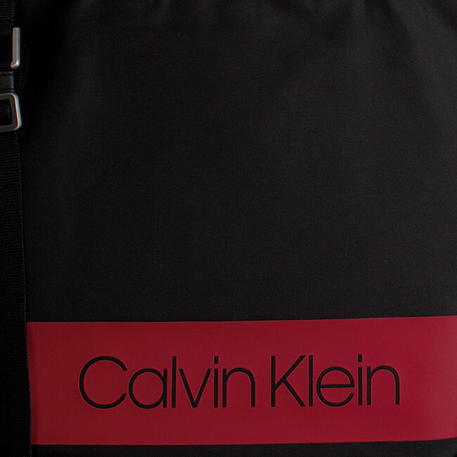 CALVIN KLEIN Sac bandoulière BLOCK OUT SHOPPER en noir - large