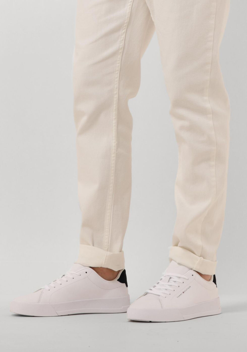 Witte TOMMY HILFIGER Sneakers TOMMY HILFIGER COURT - large