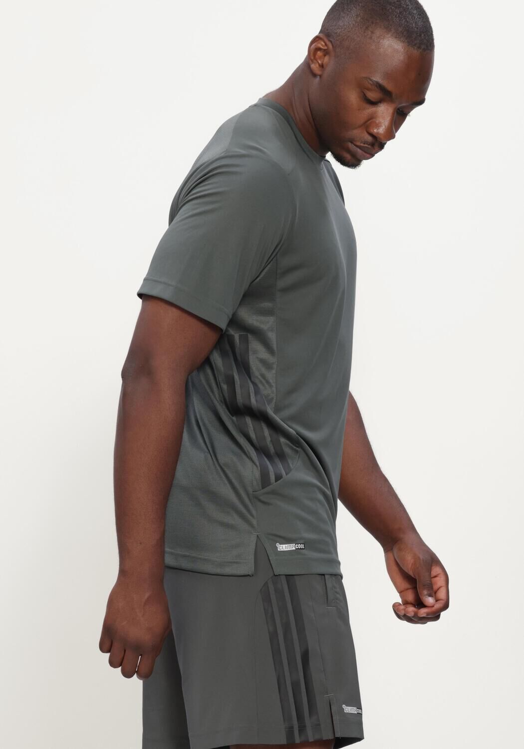 ADIDAS Maillots de sport TECHESS 3S TEE Vert fonc&eacute; - large