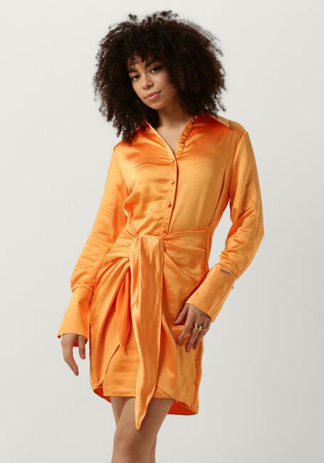 COLOURFUL REBEL Mini robe METTE SATIN WRAP DRESS en orange - large