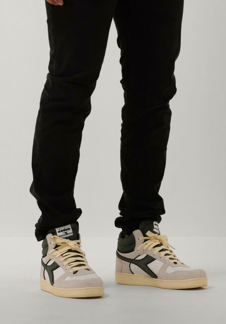 DIADORA Baskets montantes MAGIC BASKET DEMI CUT en blanc - large