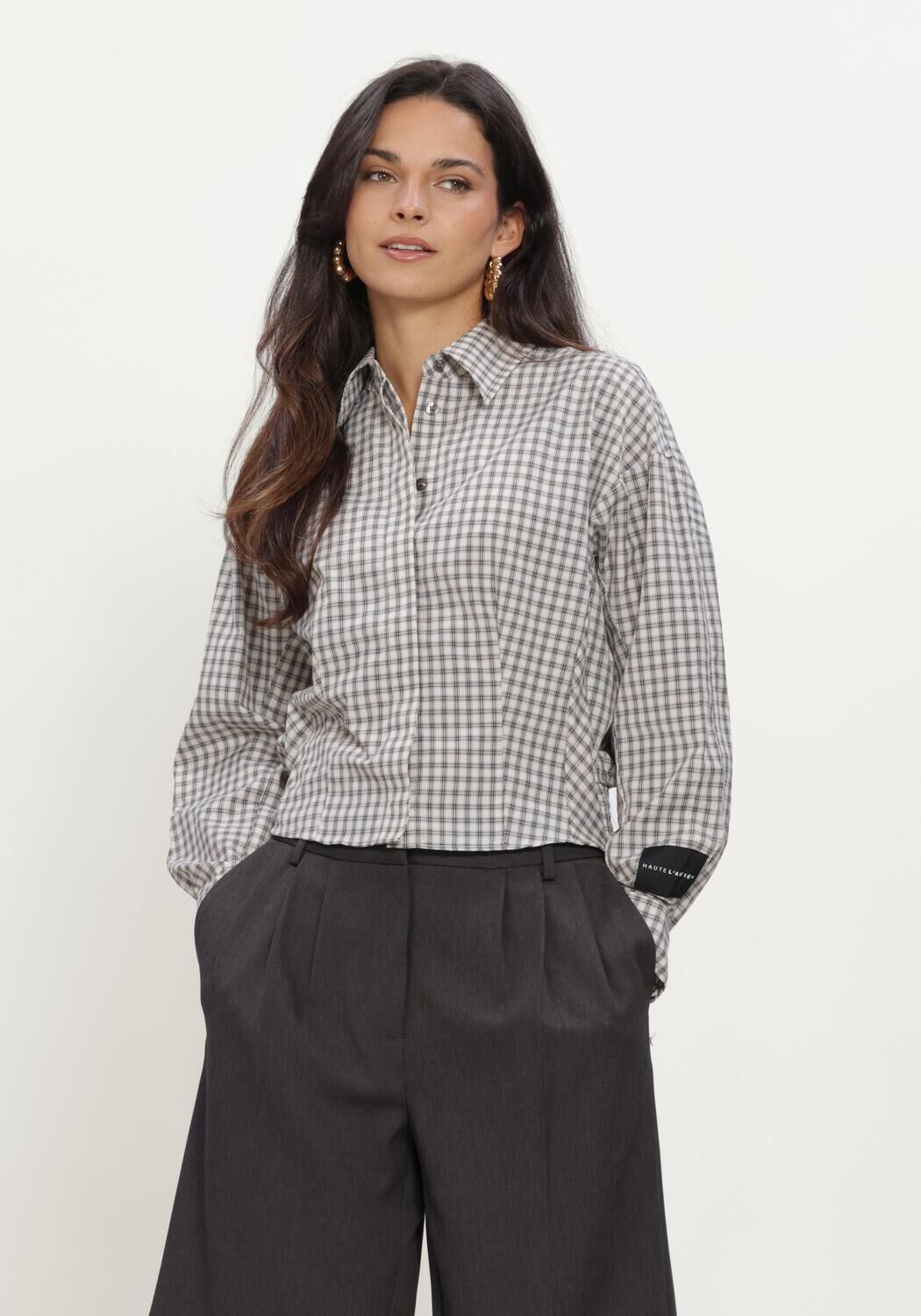 HAUTE L'AMITI&Eacute; MIMOSA CHECK SMOCK SHIRT Blouses en gris