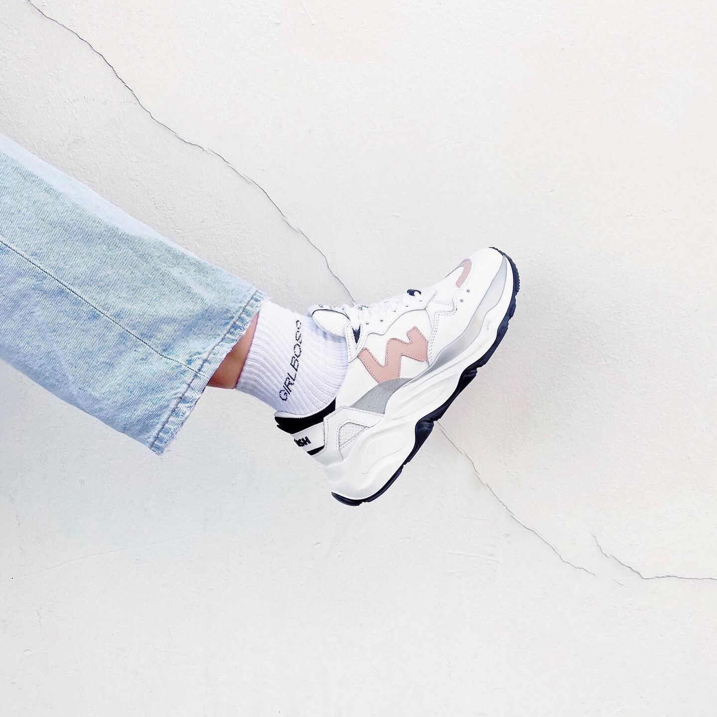 WOMSH Baskets basses FUTURA en blanc  - large