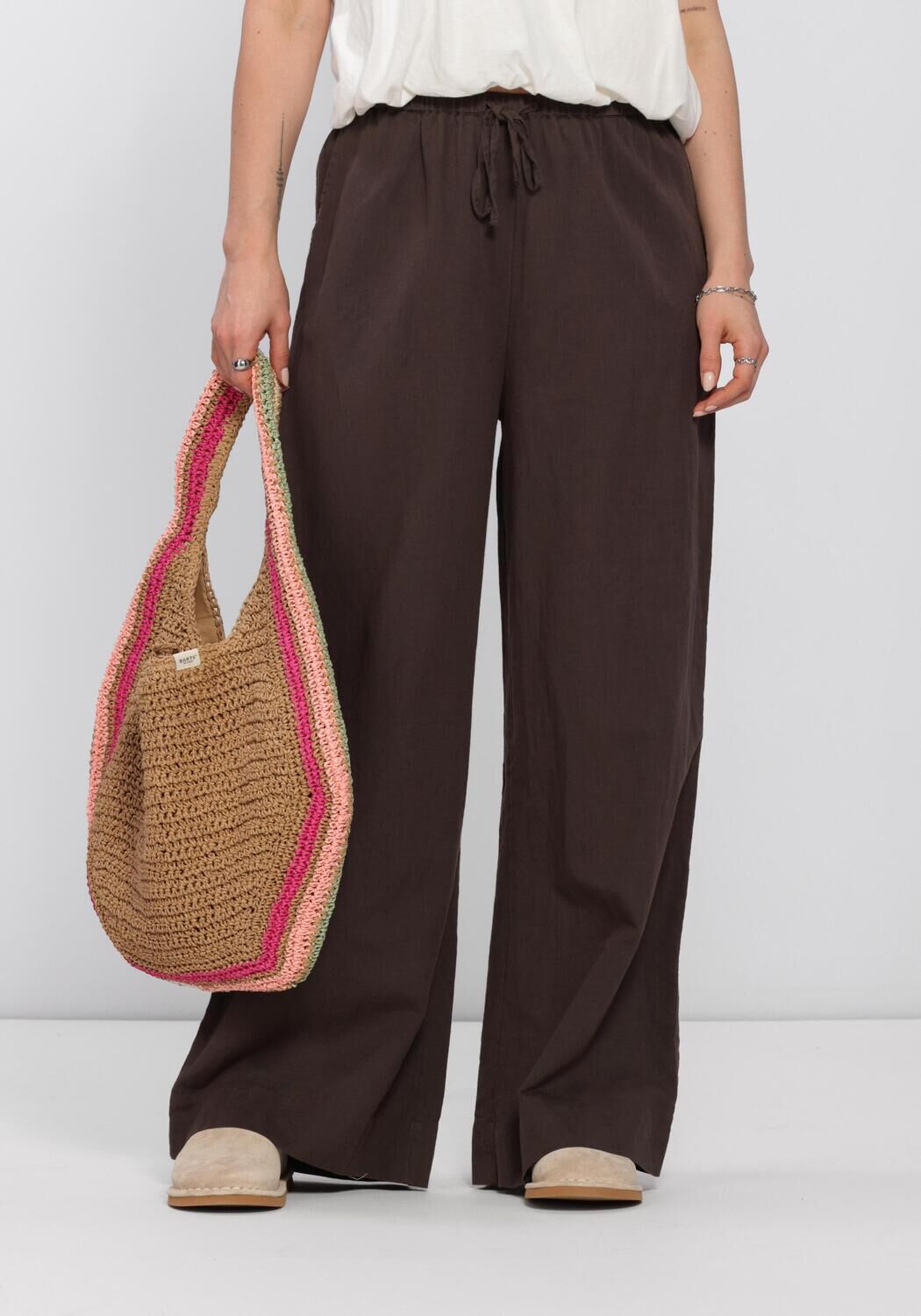 Bruine NEO NOIR Broeken/jumpsuits HEIFA LINEN PANTS - large