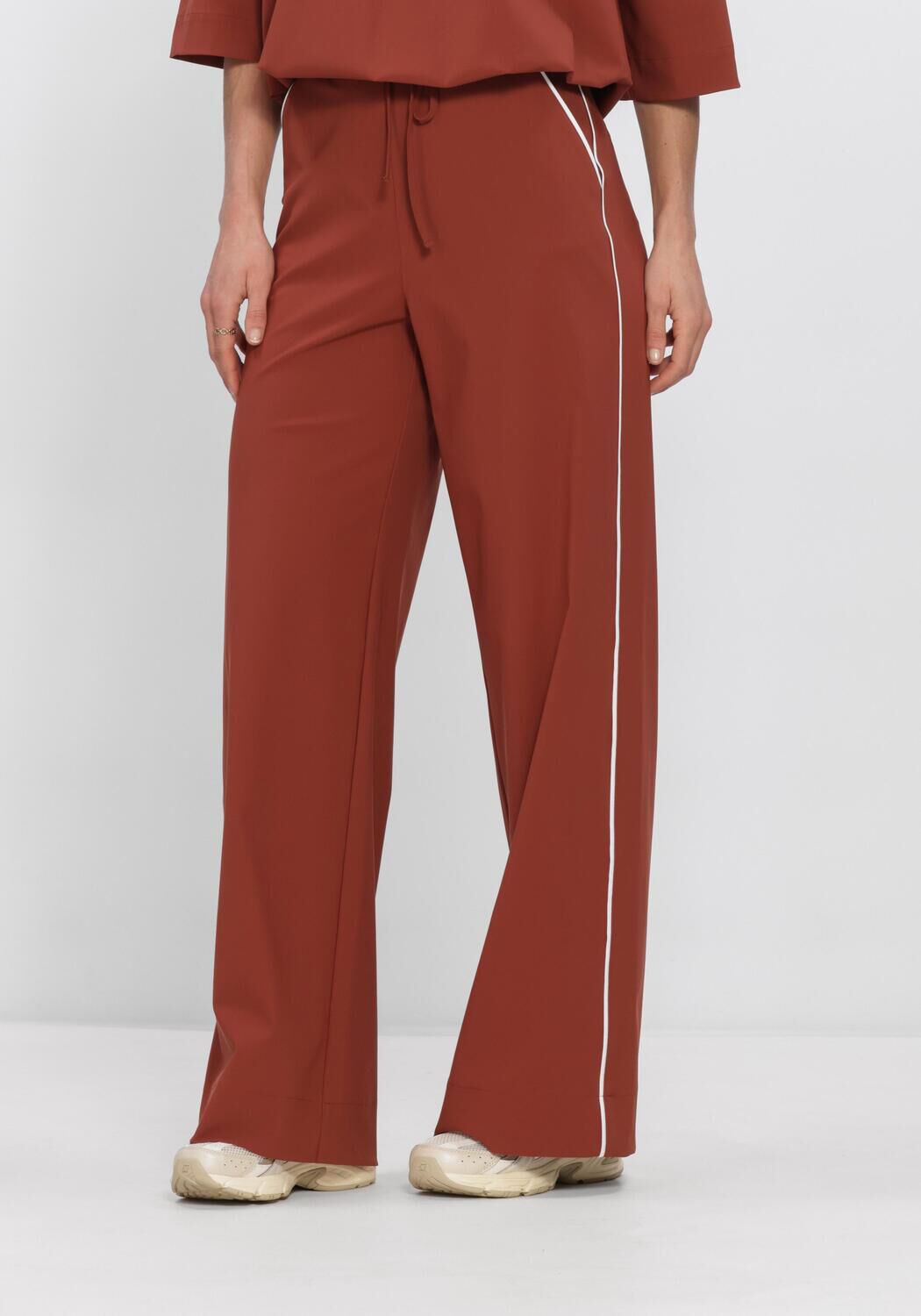 STUDIO ANNELOES Pantalon large LEXIE PIPING TROUSERS en marron - large