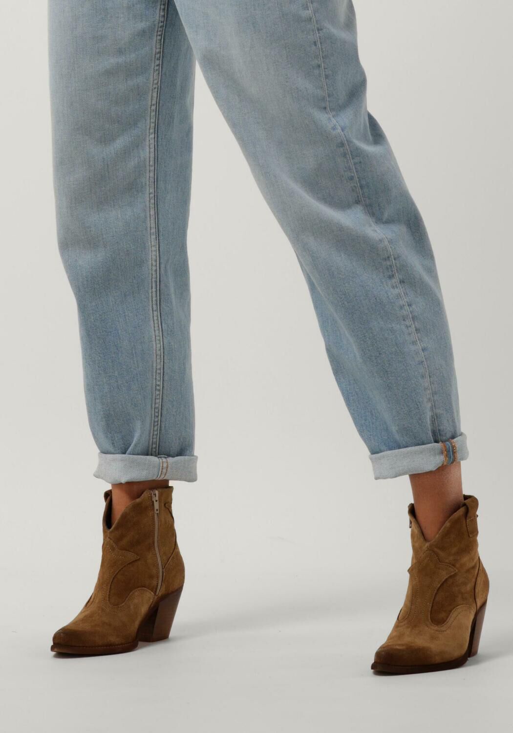 OMODA Santiags B925 en camel - large