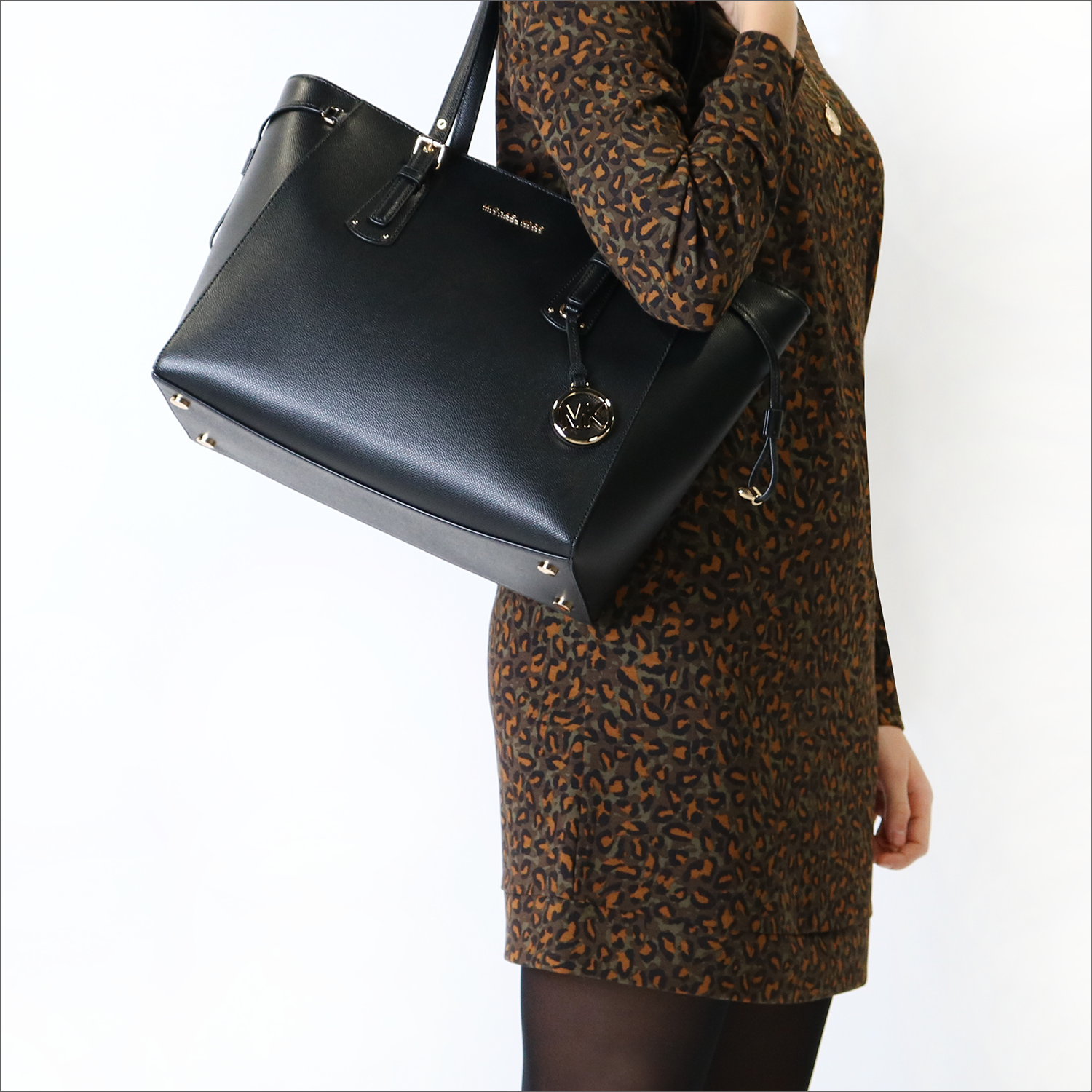 Michael kors voyager medium mf tz tote black best sale