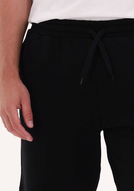 LYLE & SCOTT Pantalon courte SWEATSHORT en noir - large