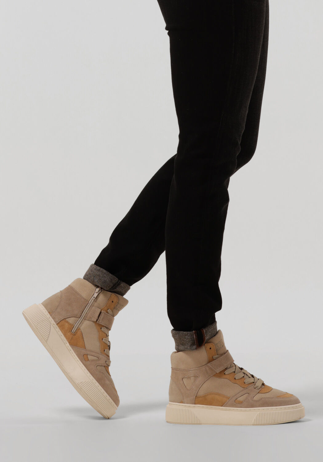 Omoda best sale hoge sneakers