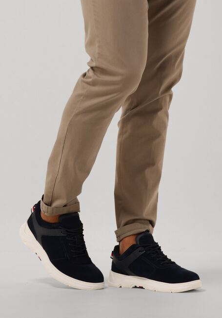 TOMMY HILFIGER Baskets basses CORE HILFIGER HYBRID en bleu - large