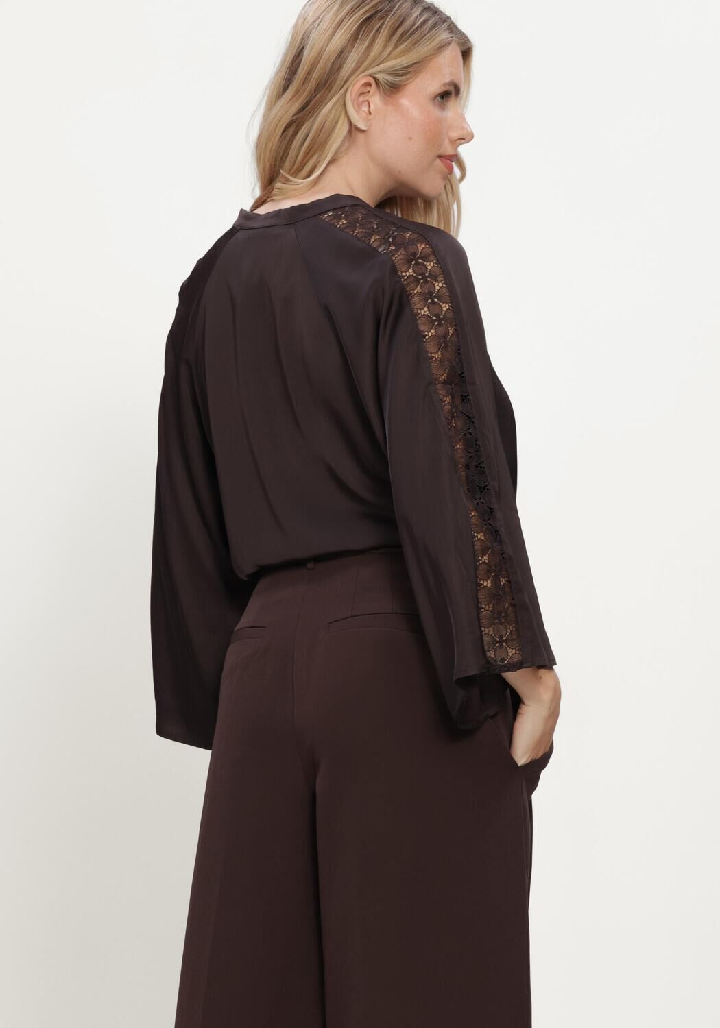 BRUUNS BAZAAR WECKIABBWICKI BLOUSE Blouses en marron - large