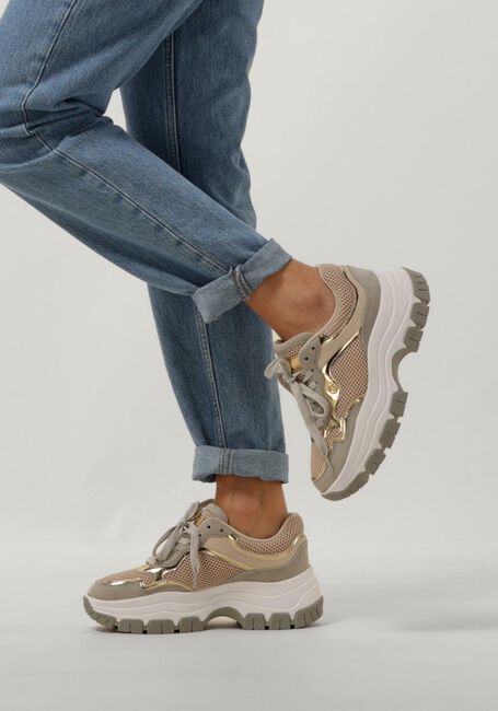 GUESS Baskets basses BRECKY en beige - large