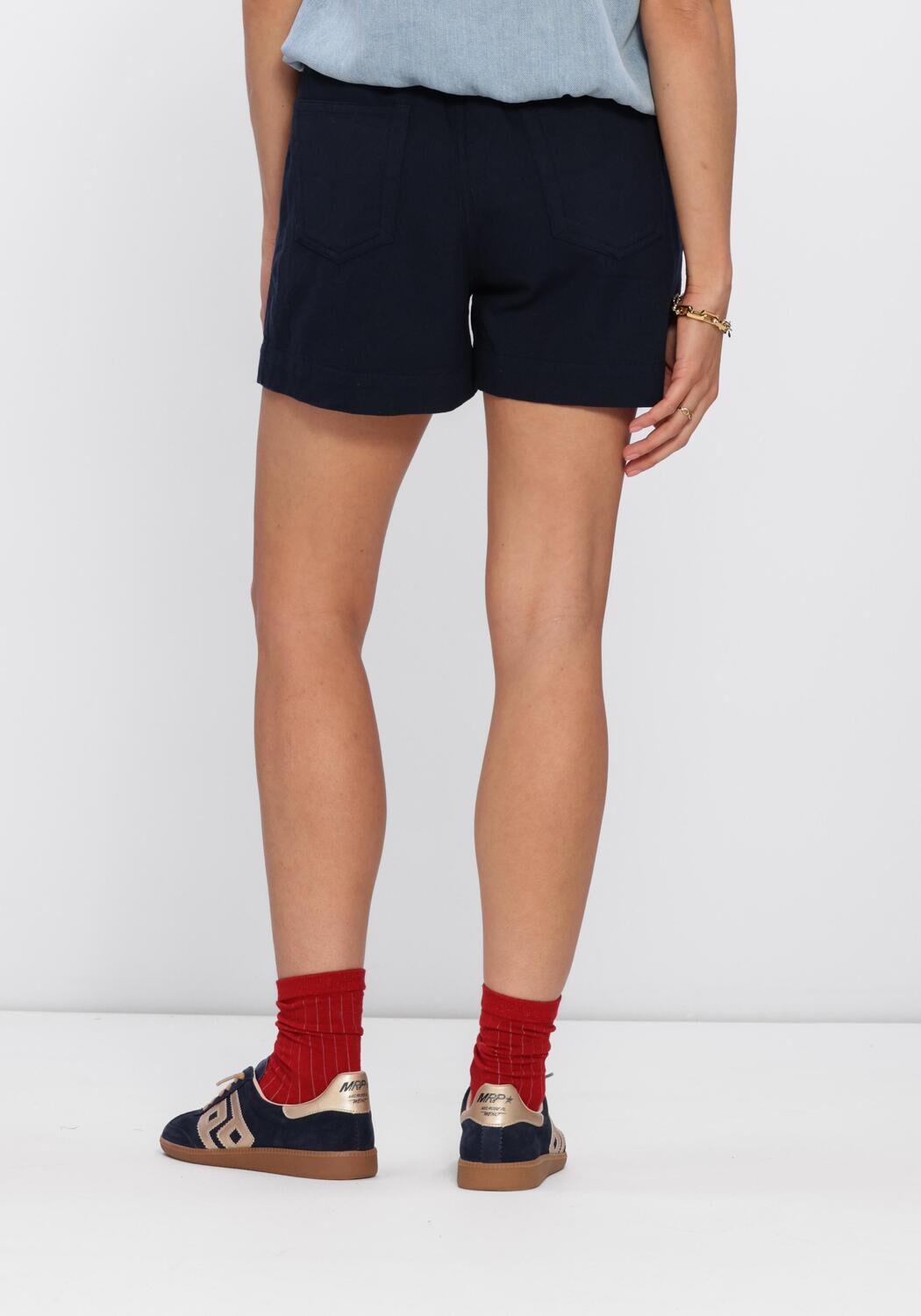 BY-BAR Pantalon courte LEON TWILL SHORT en bleu - large