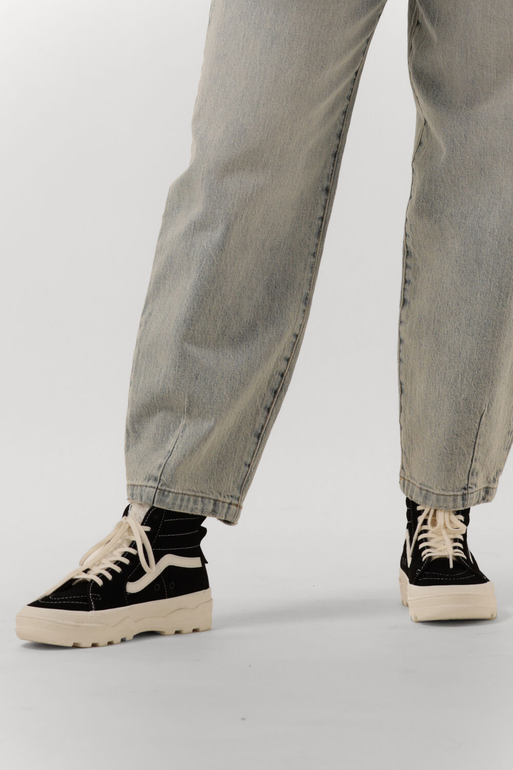 VANS Baskets montantes UA SENTRY WC en noir - large