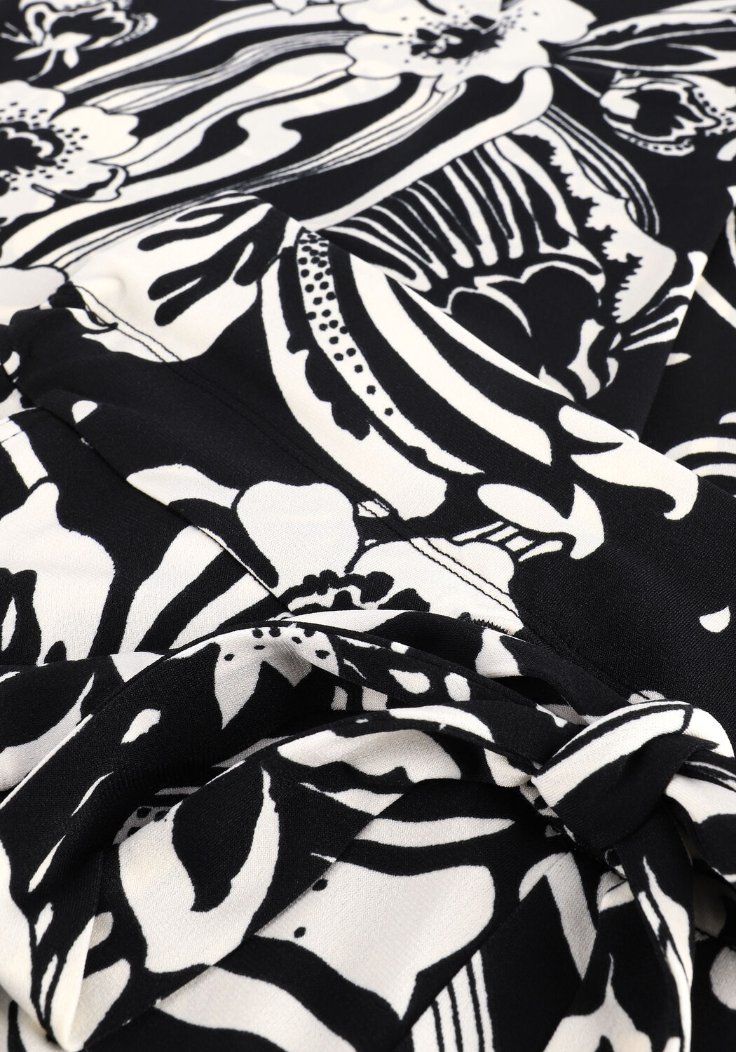 Zwarte VANILIA Wijde broek SWIRL FLOWER WIDE LEG - large