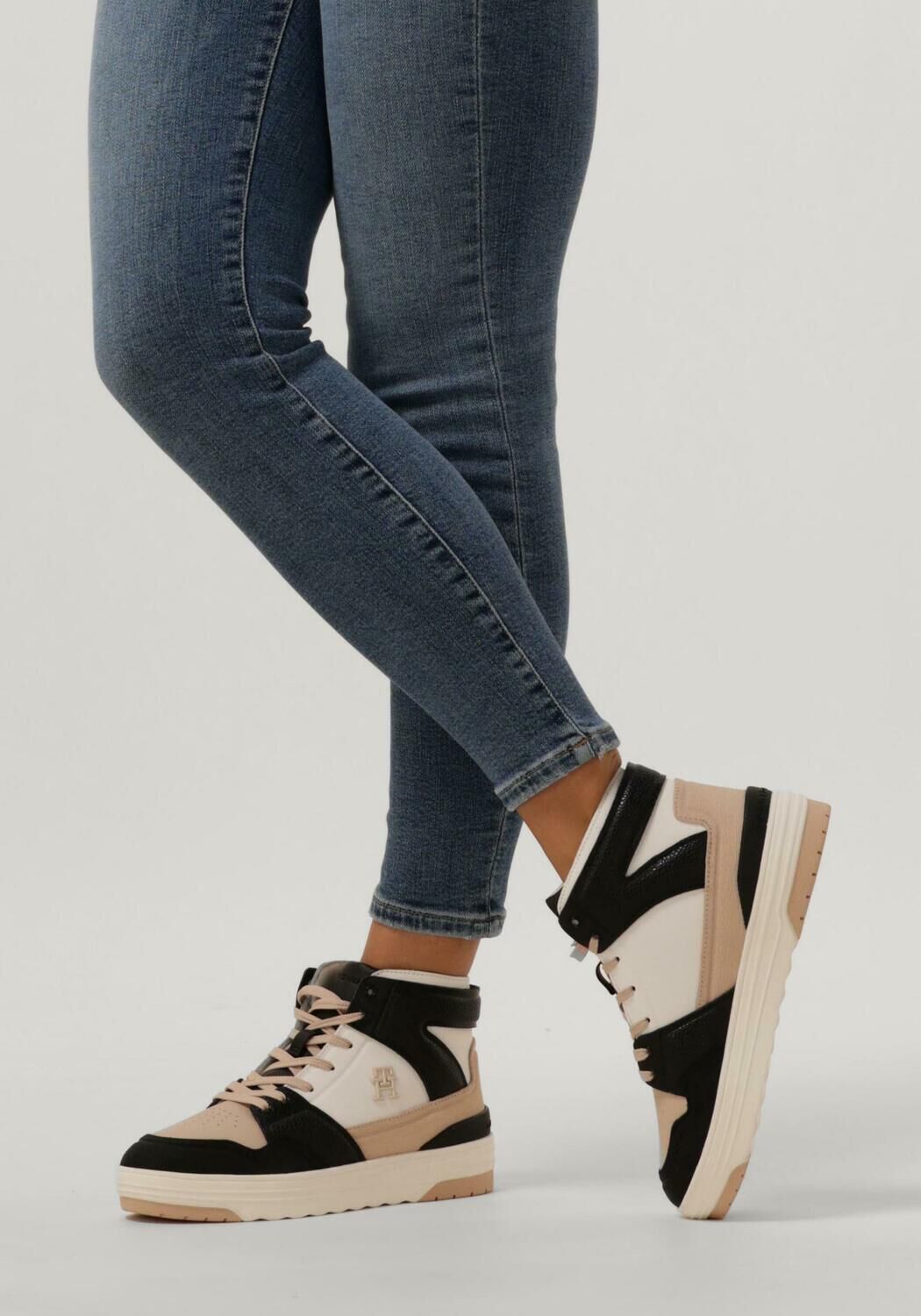 Zwarte hoge hotsell sneakers dames