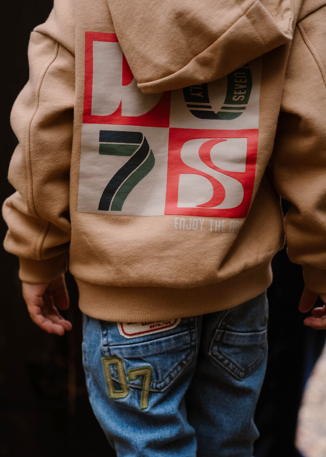 DAILY7 HOODIE BACKPRINT D7 Pulls & Gilets en marron - large