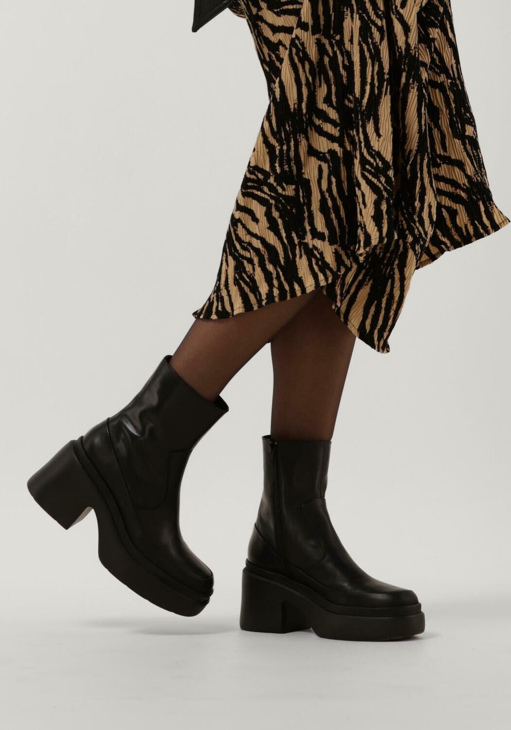 Zwarte NUBIKK  VENGA BOOTIE - large