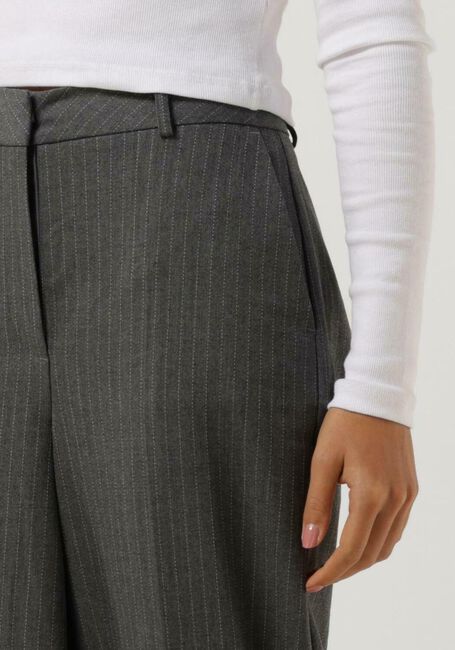 SELECTED FEMME Pantalon FANNI HW WIDE PANT B en gris - large