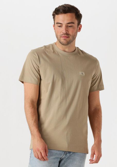 CALVIN KLEIN T-shirt WOVEN LABEL REGULAR TEE en beige - large