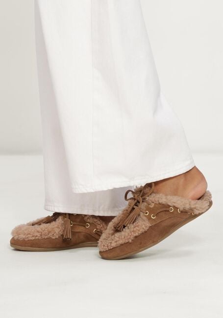 TORAL KILLIAN FUR Chaussures &agrave; enfiler en camel - large