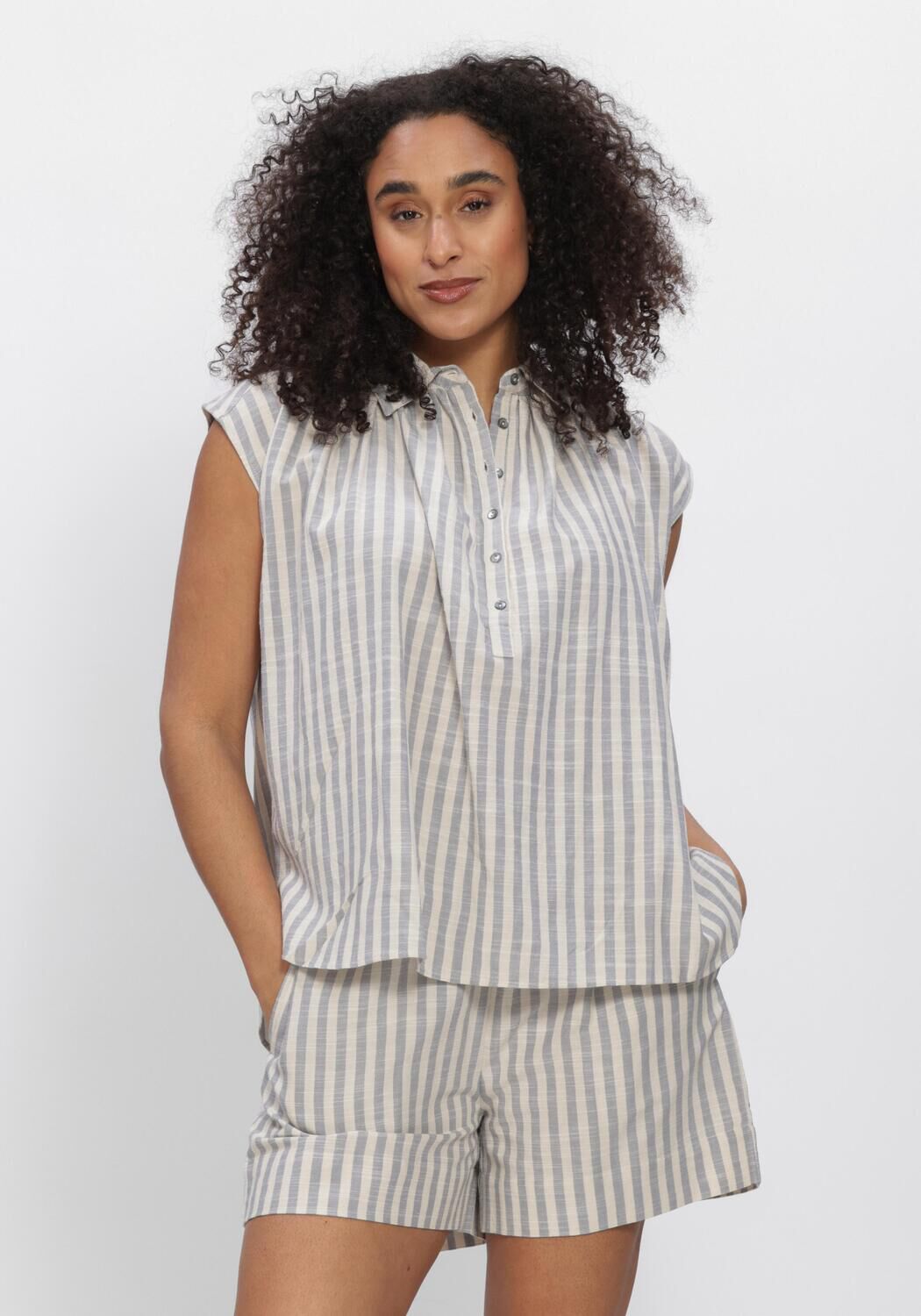 KNIT-TED ROSE Blouses Bleu clair - large