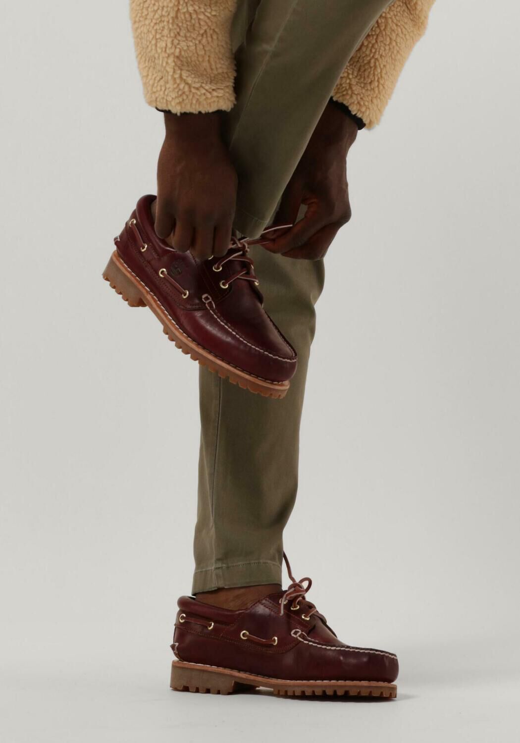 TIMBERLAND AUTHENTICS 3 EYE CLASSIC LUG Chaussures &agrave; lacets en rouge - large