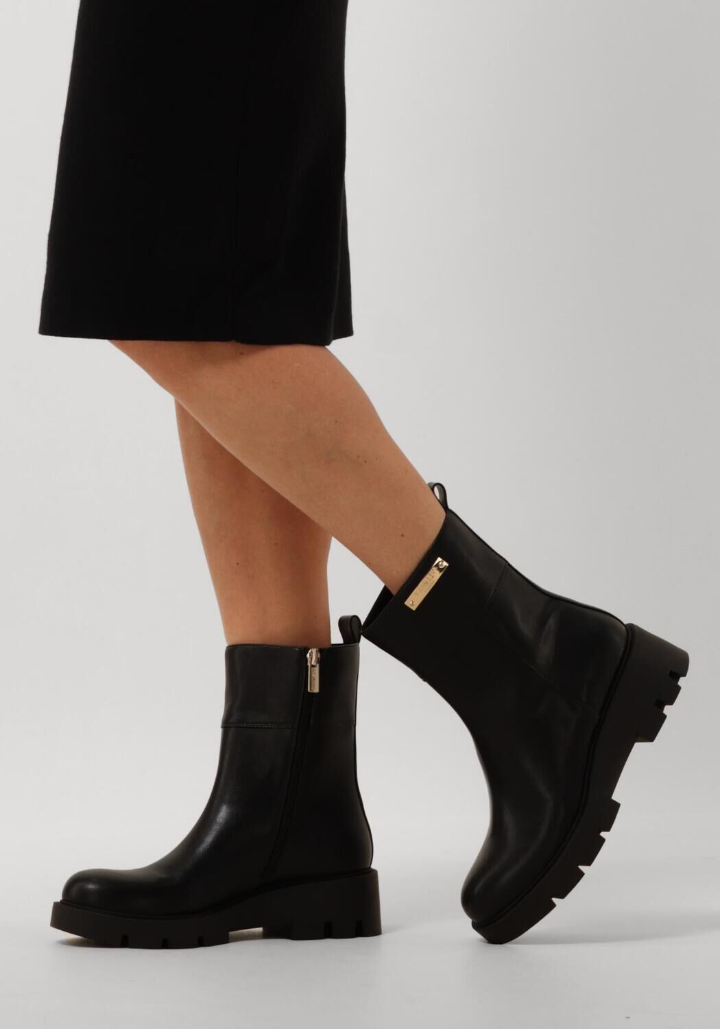 TWINSET MILANO Bottillons 242TCP056 en noir - large