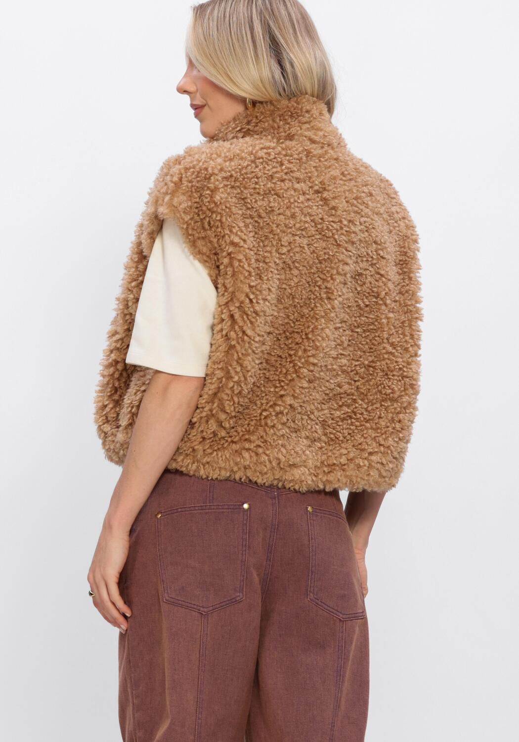 STUDIO AMAYA Gilet SIRA GILET en camel - large