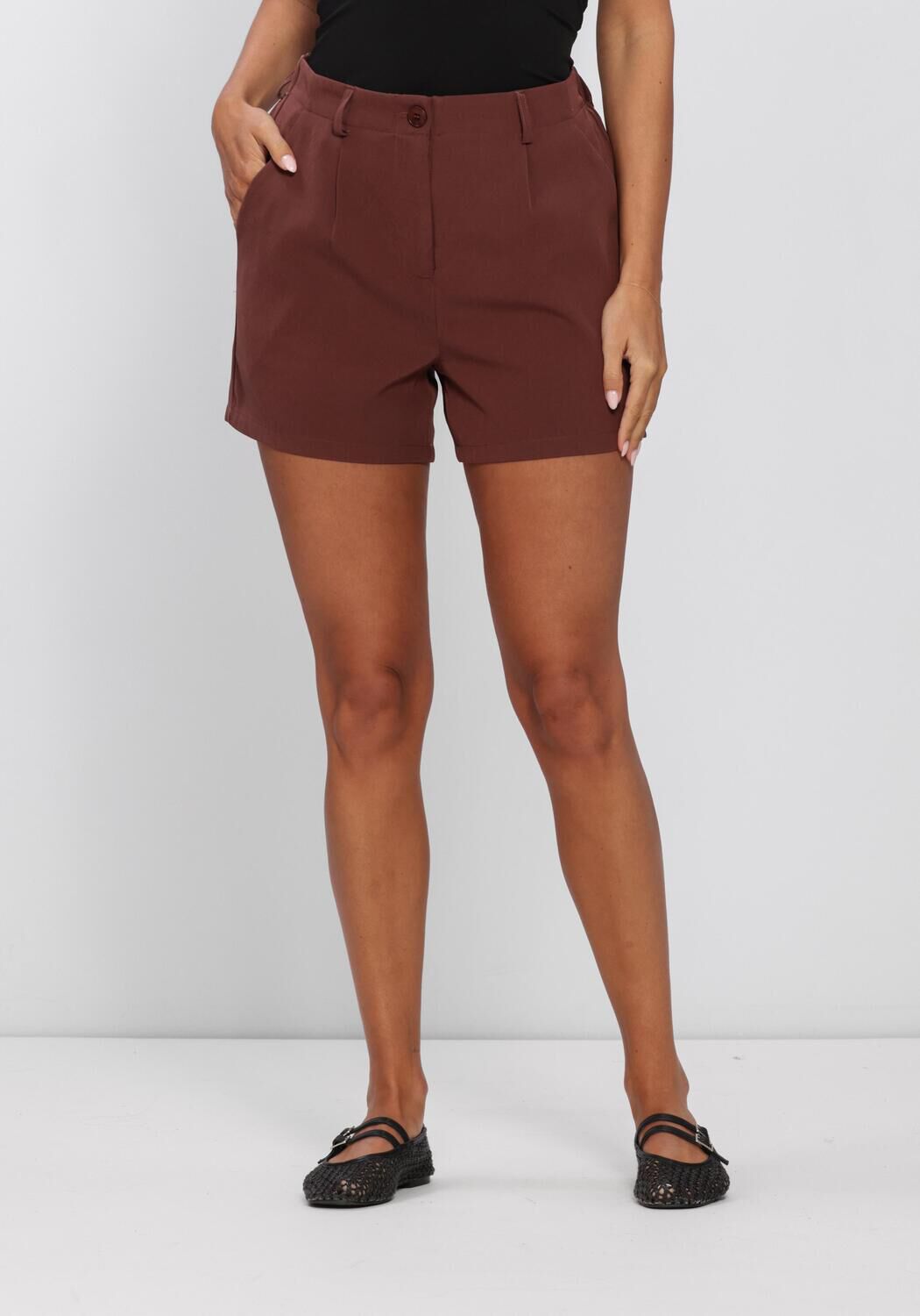 YDENCE SHORT JENNY Pantalons en marron