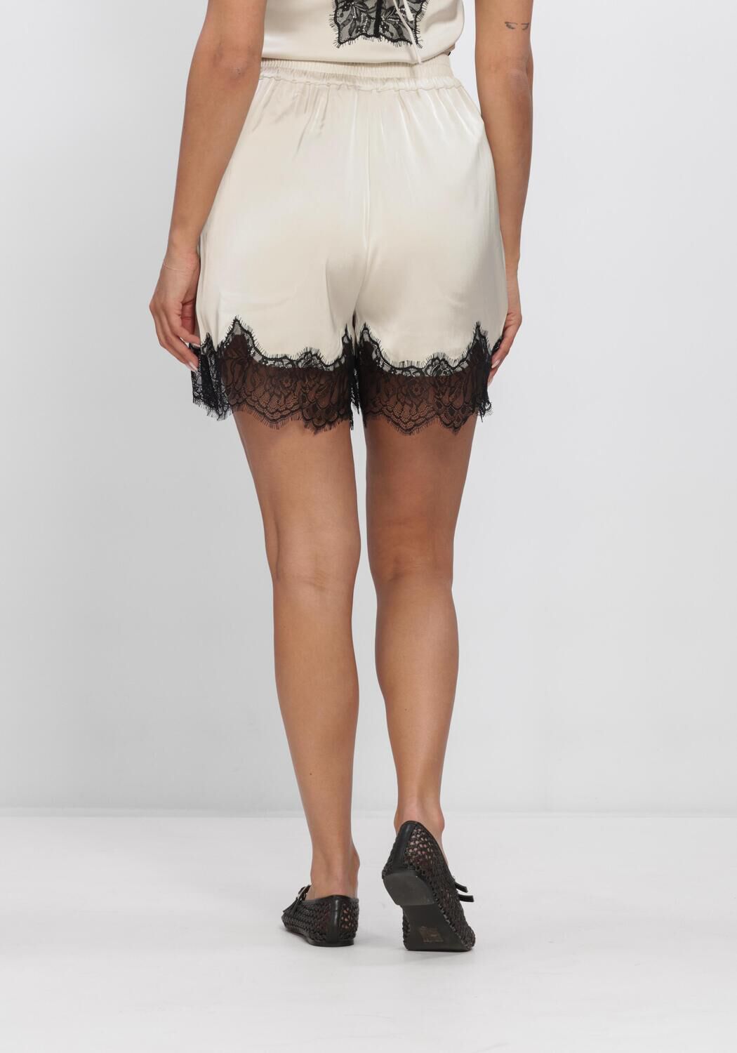 Beige GESTUZ Broeken/jumpsuits GZLALOU HW SHORTS - large