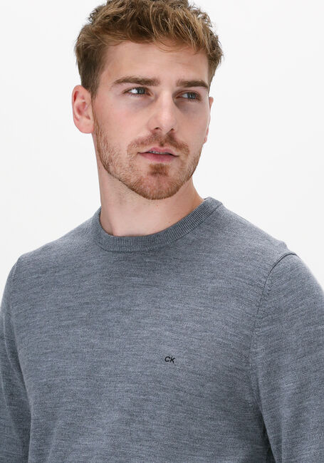 CALVIN KLEIN Pull SUPERIOR WOOL CREW NECK SWEATE en gris - large