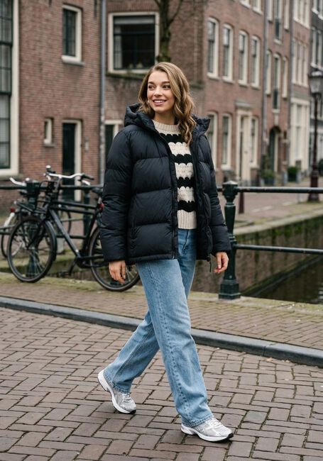 PEAK PERFORMANCE Veste matelass&eacute; W RIVEL PUFFER en noir - large