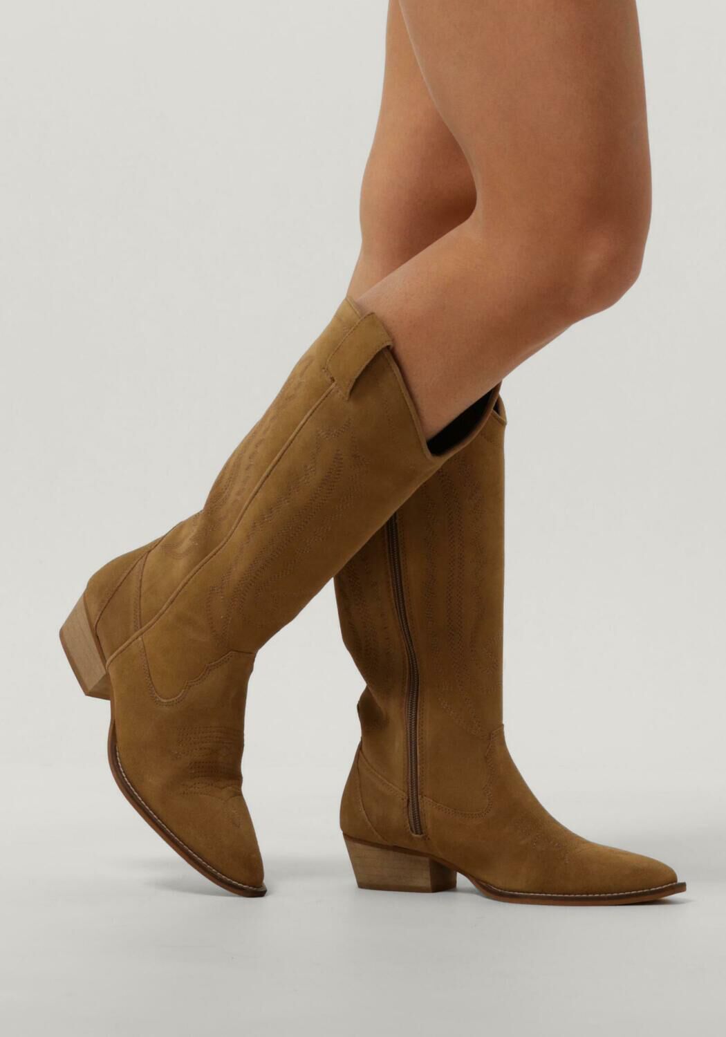 Beige OMODA MOCO 28 Omoda